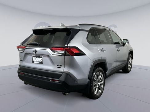Used 2023 Toyota RAV4 XLE Premium AWD/4WD image 7