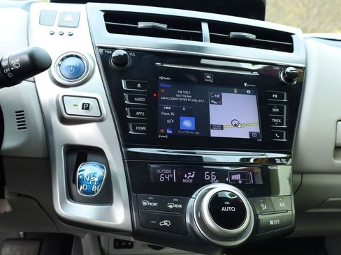 Used 2017 Toyota Prius V Five image 20