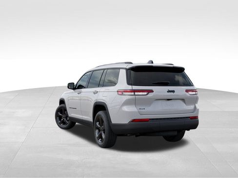 New 2025 Jeep Grand Cherokee L Altitude AWD/4WD image 3