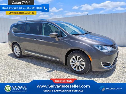 Used 2018 Chrysler Pacifica Touring-L FWD image 5