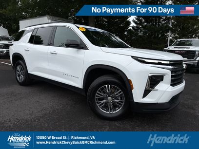 Used 2025 Chevrolet Traverse LT
