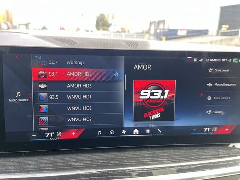 Used 2025 BMW X7 M60i image 16