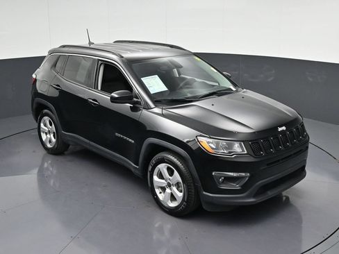 Used 2021 Jeep Compass Latitude FWD image 25