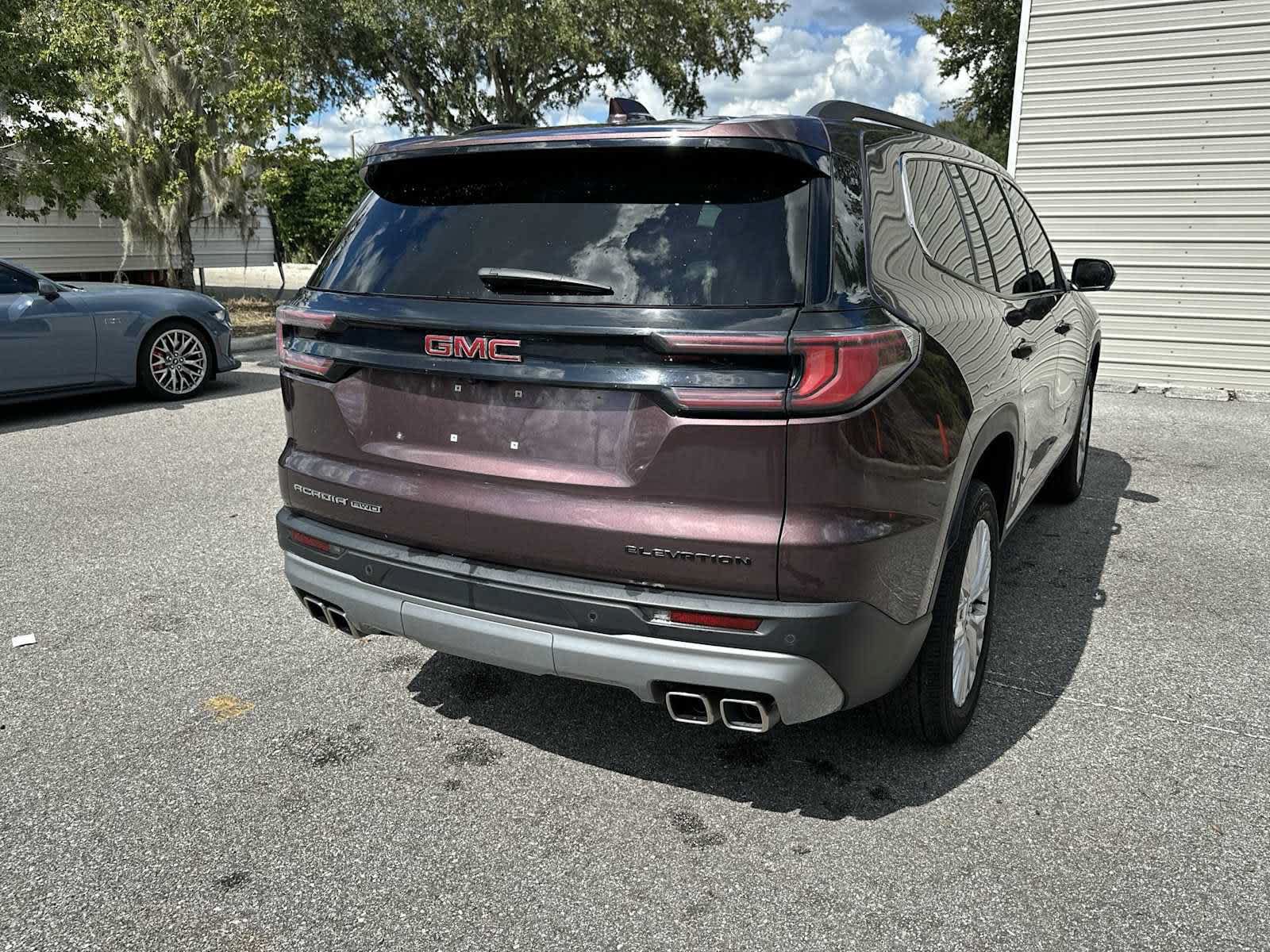 Used 2024 GMC Acadia Elevation AWD/4WD image 6