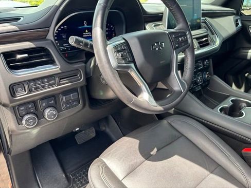 Used 2022 Chevrolet Tahoe Z71 w/ Z71 Off-Road Package AWD/4WD image 15