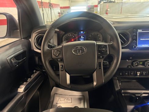 Certified 2020 Toyota Tacoma TRD Sport w/ Technology Package image 9