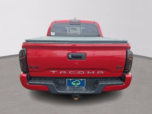 Used 2017 Toyota Tacoma TRD Sport w/ Tow Package (A/T) AWD/4WD image 5