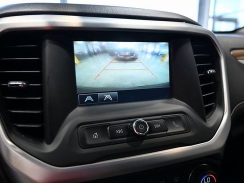 Used 2019 GMC Acadia SLE image 17