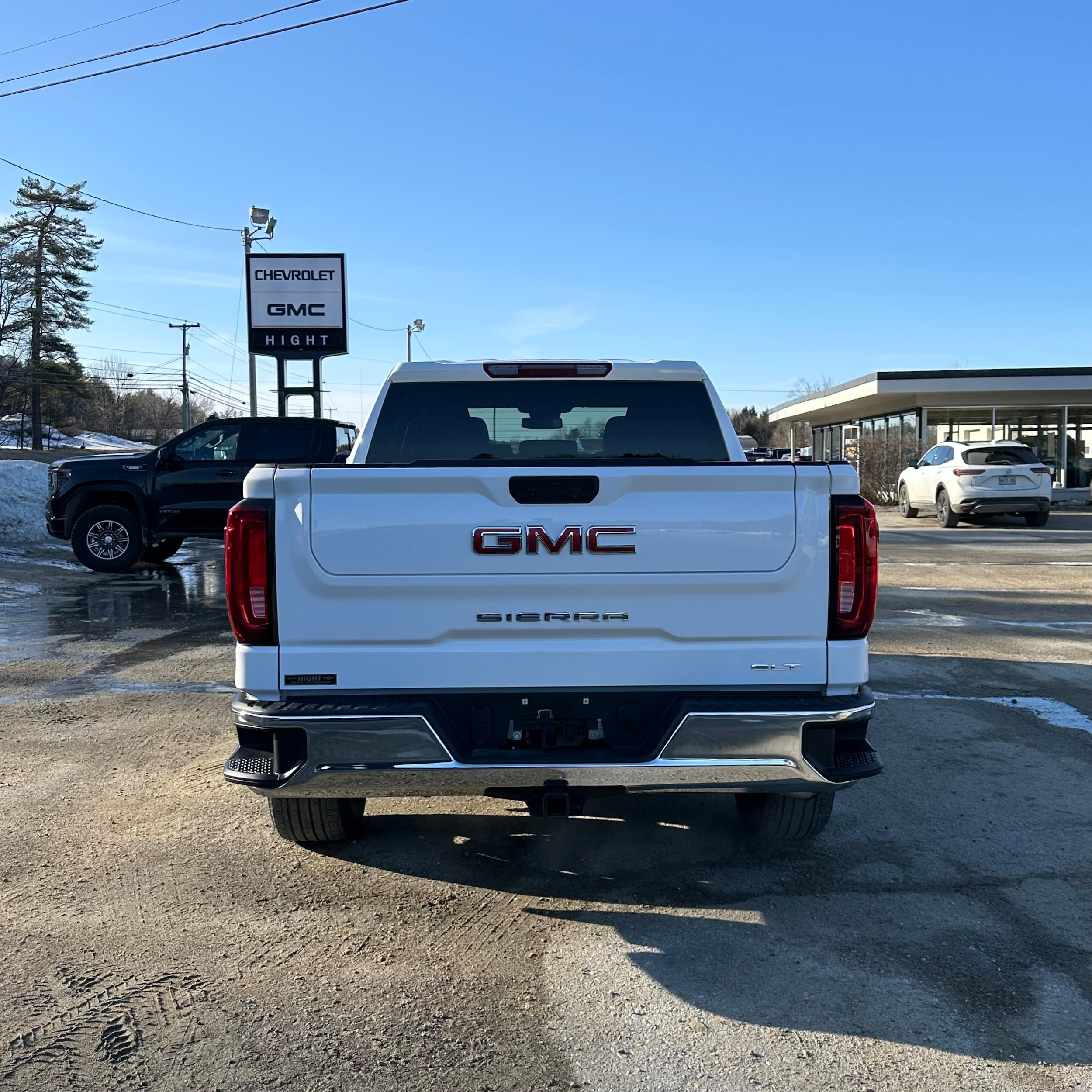 Used 2024 GMC Sierra 1500 SLT AWD/4WD image 4
