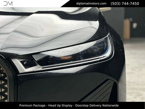 Used 2022 BMW iX xDrive50 w/ Premium Package image 13