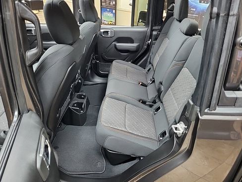 New 2025 Jeep Gladiator Mojave image 20