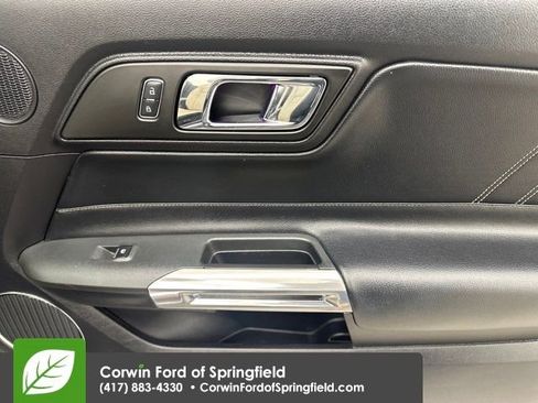 Used 2016 Ford Mustang Premium image 19