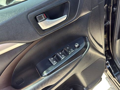 Used 2015 Toyota Highlander XLE FWD image 15