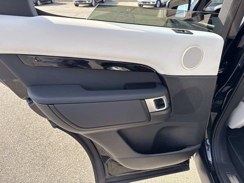 Used 2025 Land Rover Discovery S AWD/4WD image 20