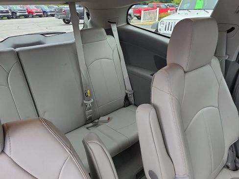Certified 2016 Chevrolet Traverse LT FWD image 29