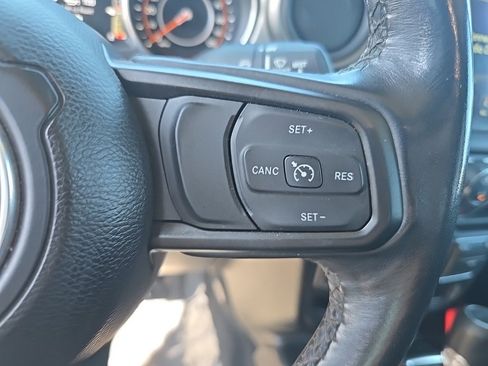 Certified 2023 Jeep Gladiator Willys image 25