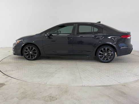 Used 2023 Toyota Corolla SE image 2