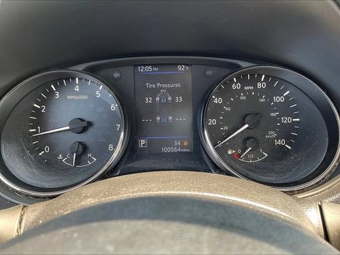 Used 2020 Nissan Rogue SV FWD image 15