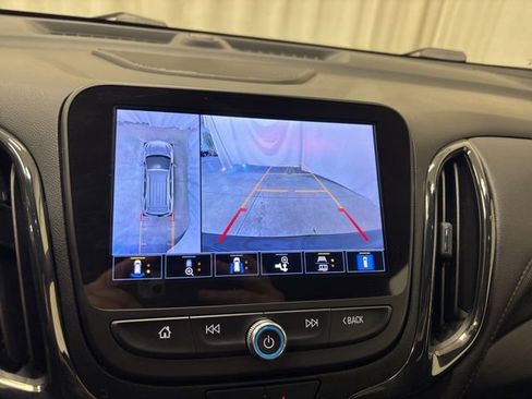 Used 2022 Chevrolet Equinox RS w/ RS Leather Package FWD image 21