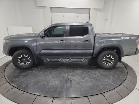 Used 2023 Toyota Tacoma TRD Off-Road image 4