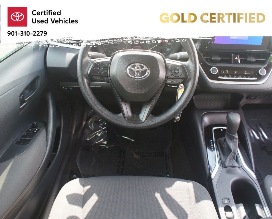 Used 2025 Toyota Corolla LE FWD image 5