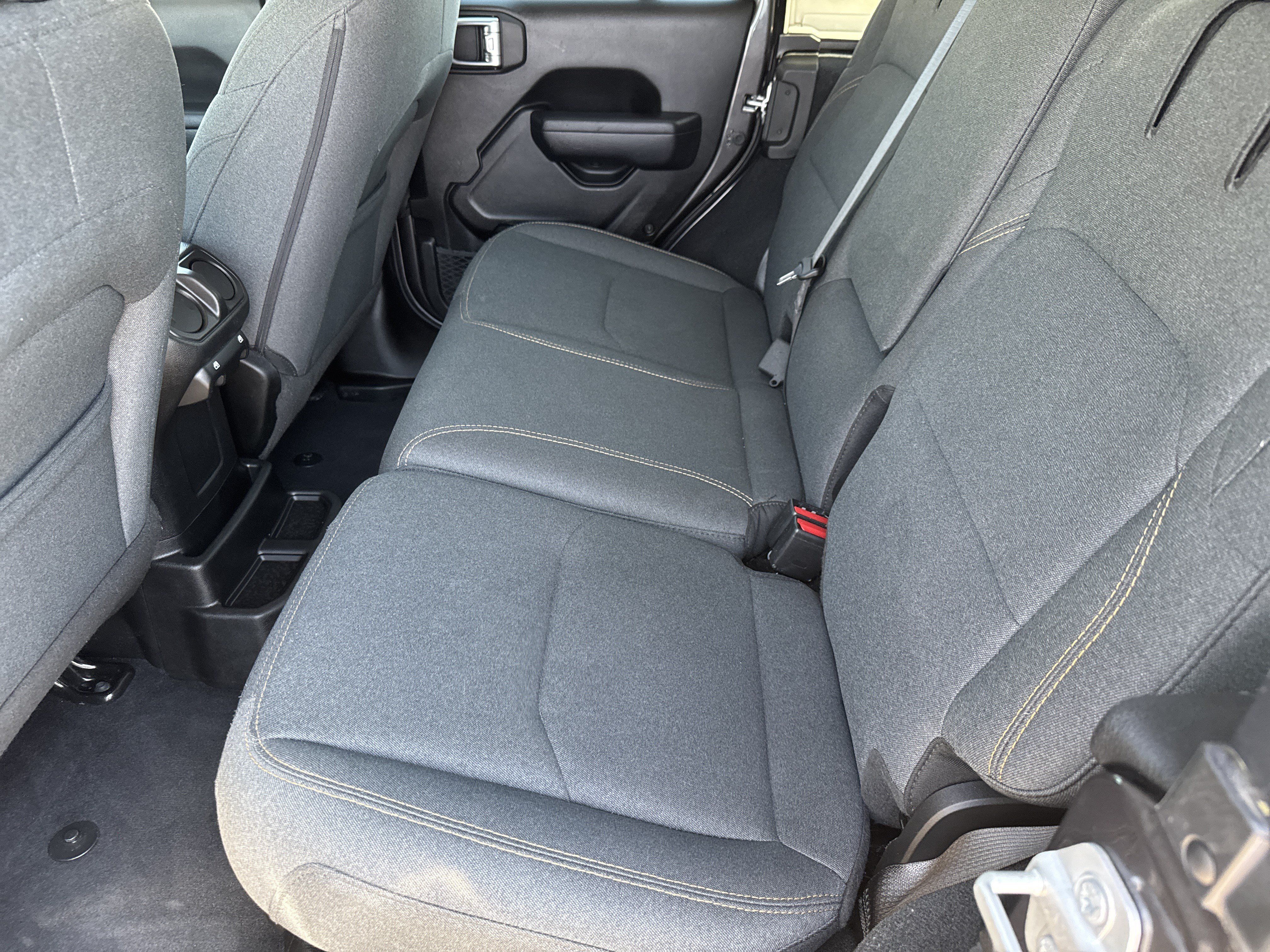 Used 2024 Jeep Wrangler Unlimited AWD/4WD image 6