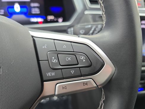 Certified 2022 Volkswagen Tiguan SE image 18