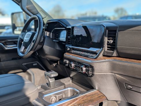 Used 2025 GMC Sierra 1500 Elevation w/ Preferred Package image 47