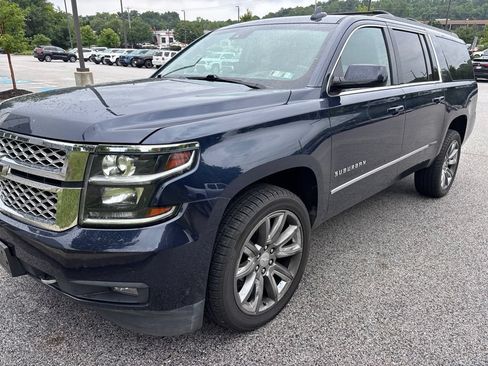 Used 2017 Chevrolet Suburban LT w/ LT Signature Package AWD/4WD image 2