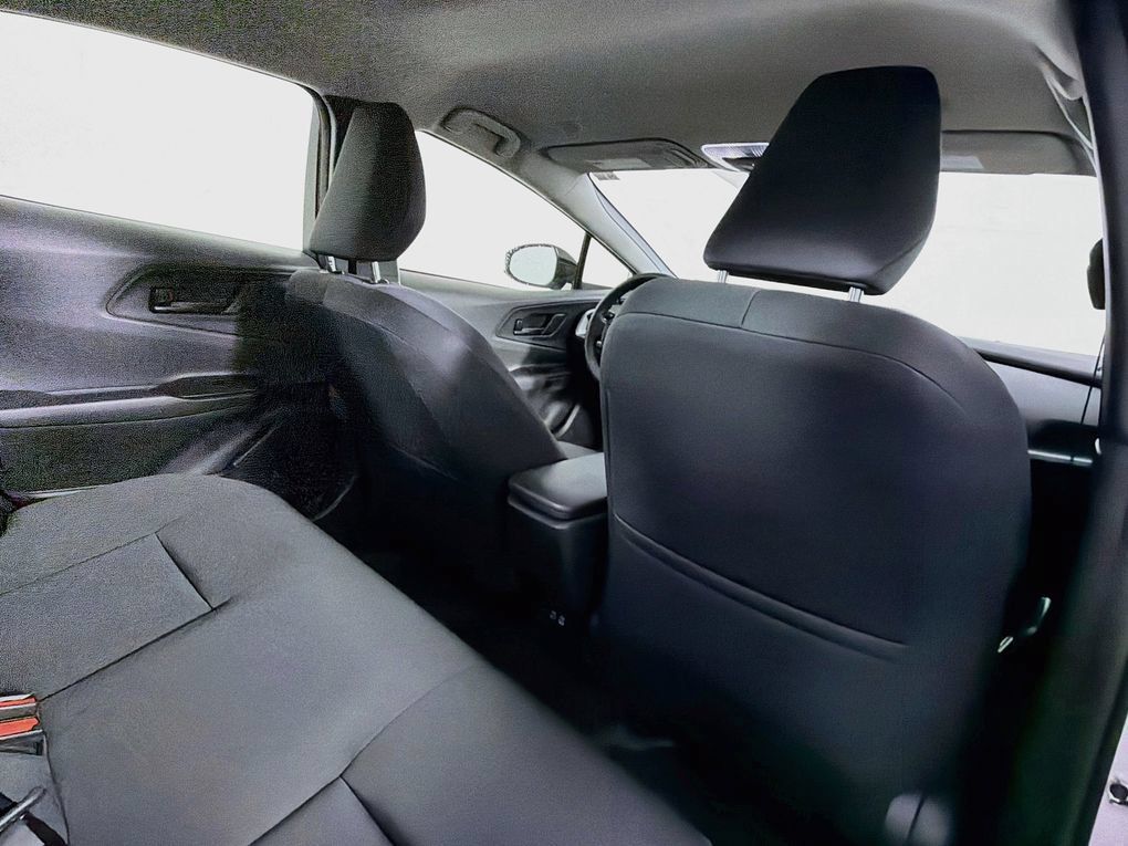 Used 2025 Toyota Prius LE FWD image 27