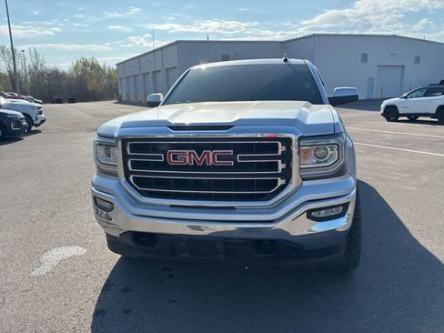 Used 2017 GMC Sierra 1500 SLE w/ SLE Value Package image 4