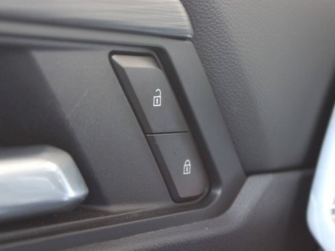 Used 2026 GMC Acadia Elevation w/ Elevation Premium Package FWD image 23