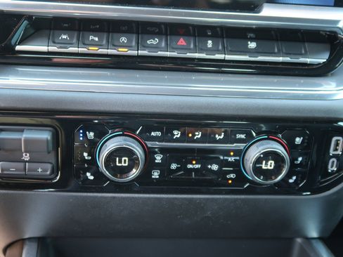 Certified 2024 Chevrolet Silverado 1500 High Country w/ Technology Package AWD/4WD image 28
