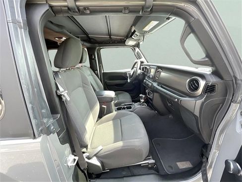 Used 2020 Jeep Wrangler Sport image 27