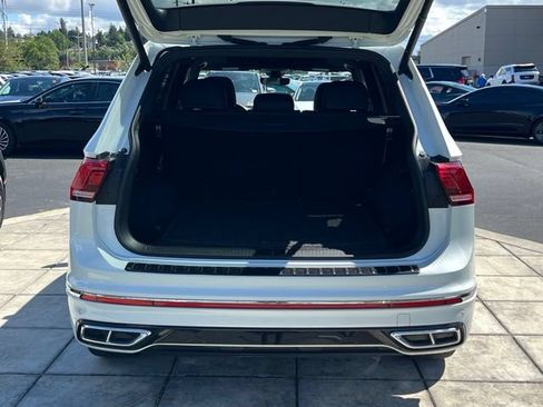 Used 2022 Volkswagen Tiguan SEL R-Line AWD/4WD image 10