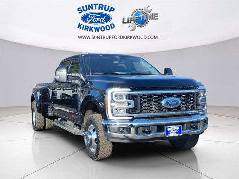 Used 2025 Ford F350 Lariat image 1