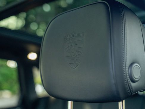 Certified 2026 Porsche Macan AWD/4WD image 13