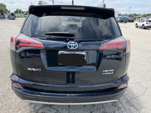 Used 2018 Toyota RAV4 Limited AWD/4WD image 6