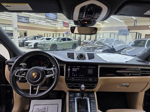 Used 2021 Porsche Macan AWD/4WD image 31