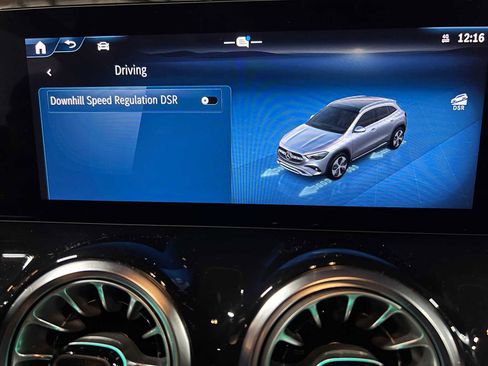 Certified 2025 Mercedes-Benz GLA 250 4MATIC image 33