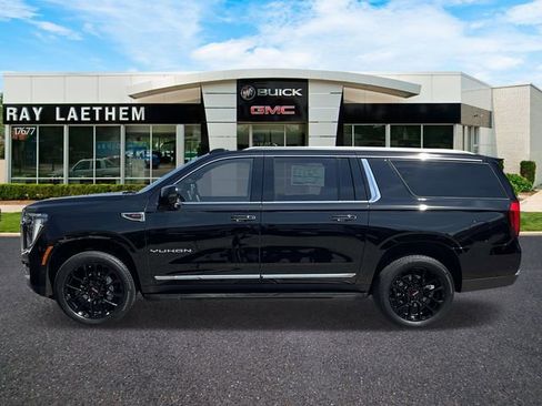 Used 2026 GMC Yukon XL Elevation image 2
