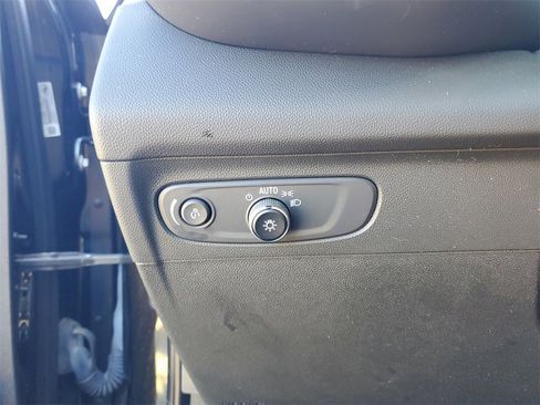 Used 2023 Buick Envision Essence image 16