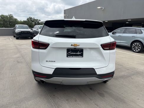 Used 2025 Chevrolet Blazer LT FWD image 7