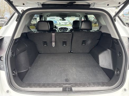 Used 2024 GMC Terrain SLT image 19