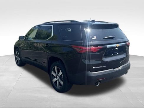 Used 2022 Chevrolet Traverse LT w/ LT Premium Package AWD/4WD image 4