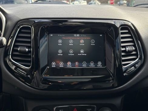 Used 2020 Jeep Compass Altitude image 33