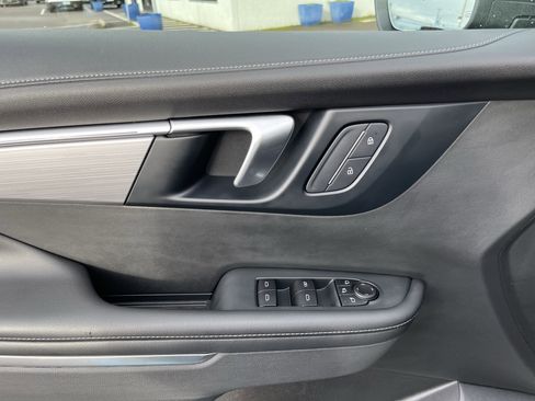 Used 2025 Buick Enclave Preferred image 16