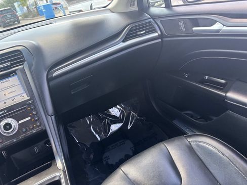 Used 2017 Ford Fusion Titanium FWD image 15