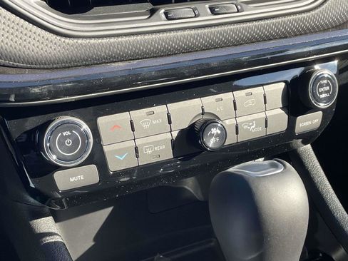 New 2026 Jeep Compass Latitude image 37