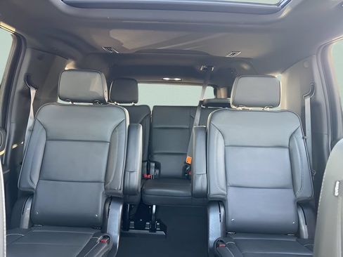 Used 2024 GMC Yukon XL Denali AWD/4WD image 12